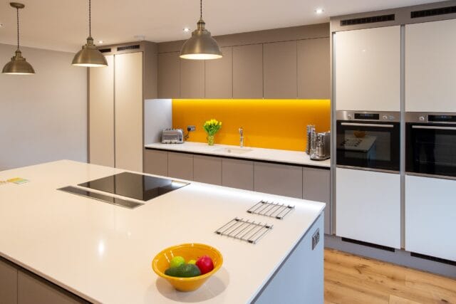 Two-tone handleless kitchen