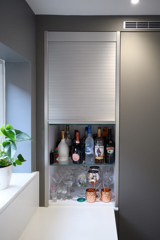 Modern two tone Serica matt taupe and Zurfiz white supermatt kitchen