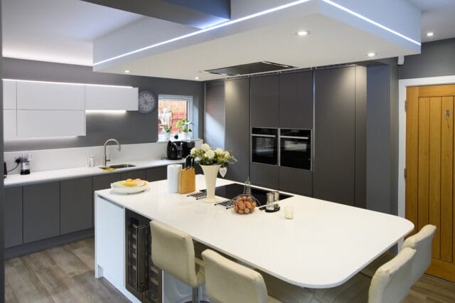 Modern two tone Serica matt taupe and Zurfiz white supermatt kitchen