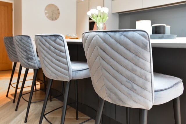 Handleless supermatt kitchen in graphite and light grey