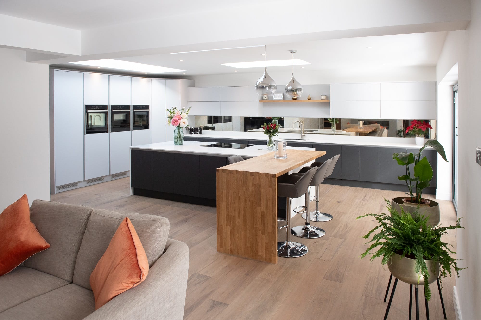 Matt finish modern grey kitchen